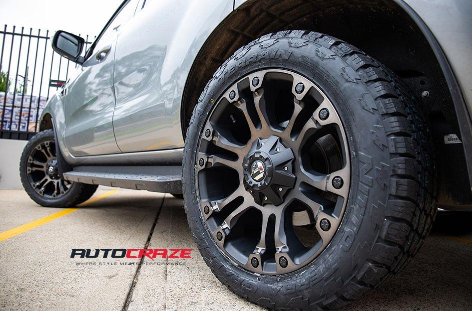 FORD EVEREST VAPOR BLACK MACHINED WITH DARK TINT